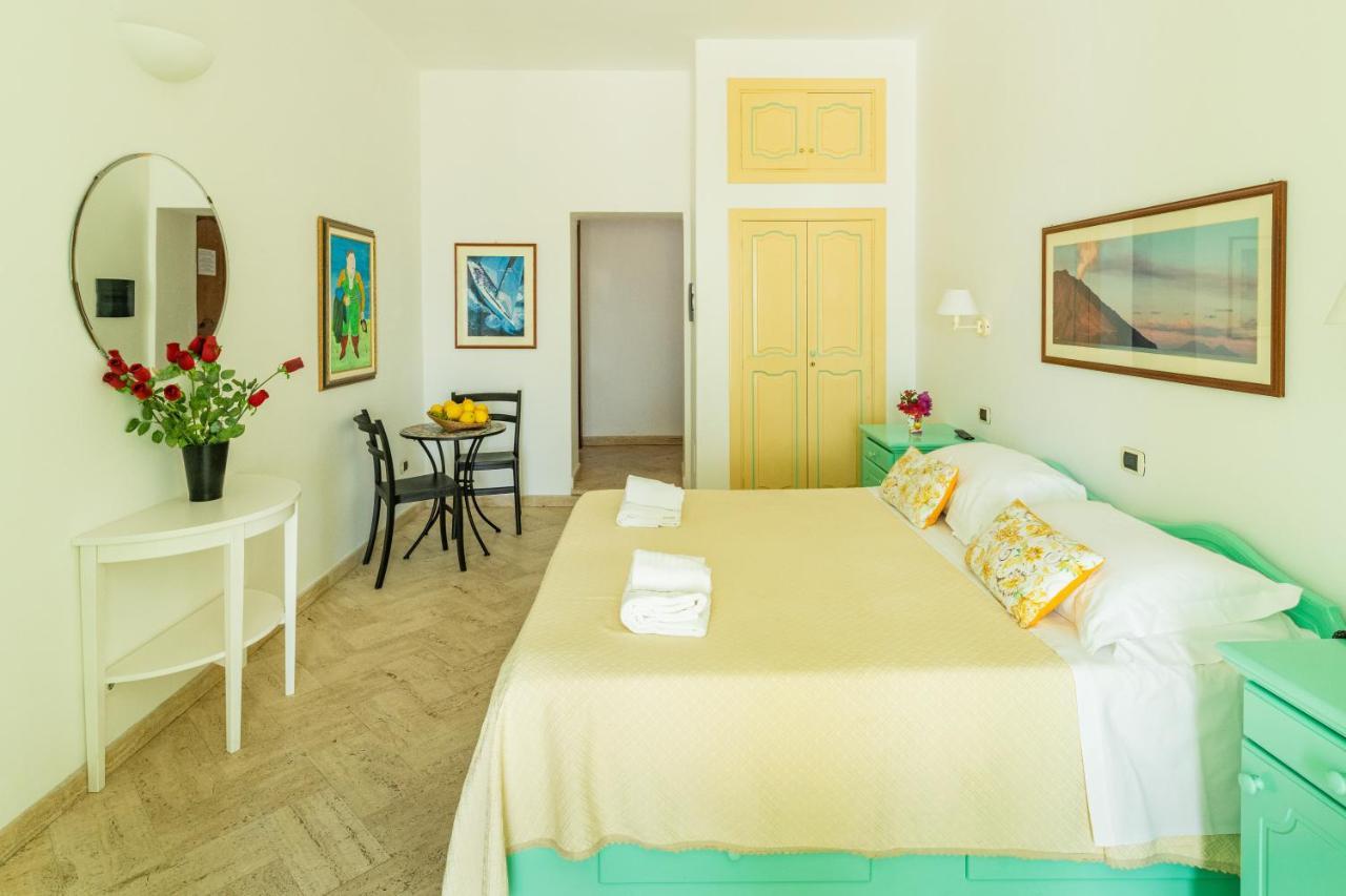 Stromboli Suite Apartment With Terrace Volcano & Sea View 外观 照片