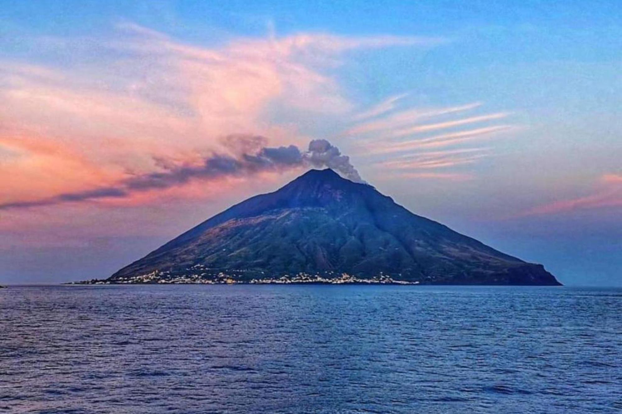 Stromboli Suite Apartment With Terrace Volcano & Sea View 外观 照片